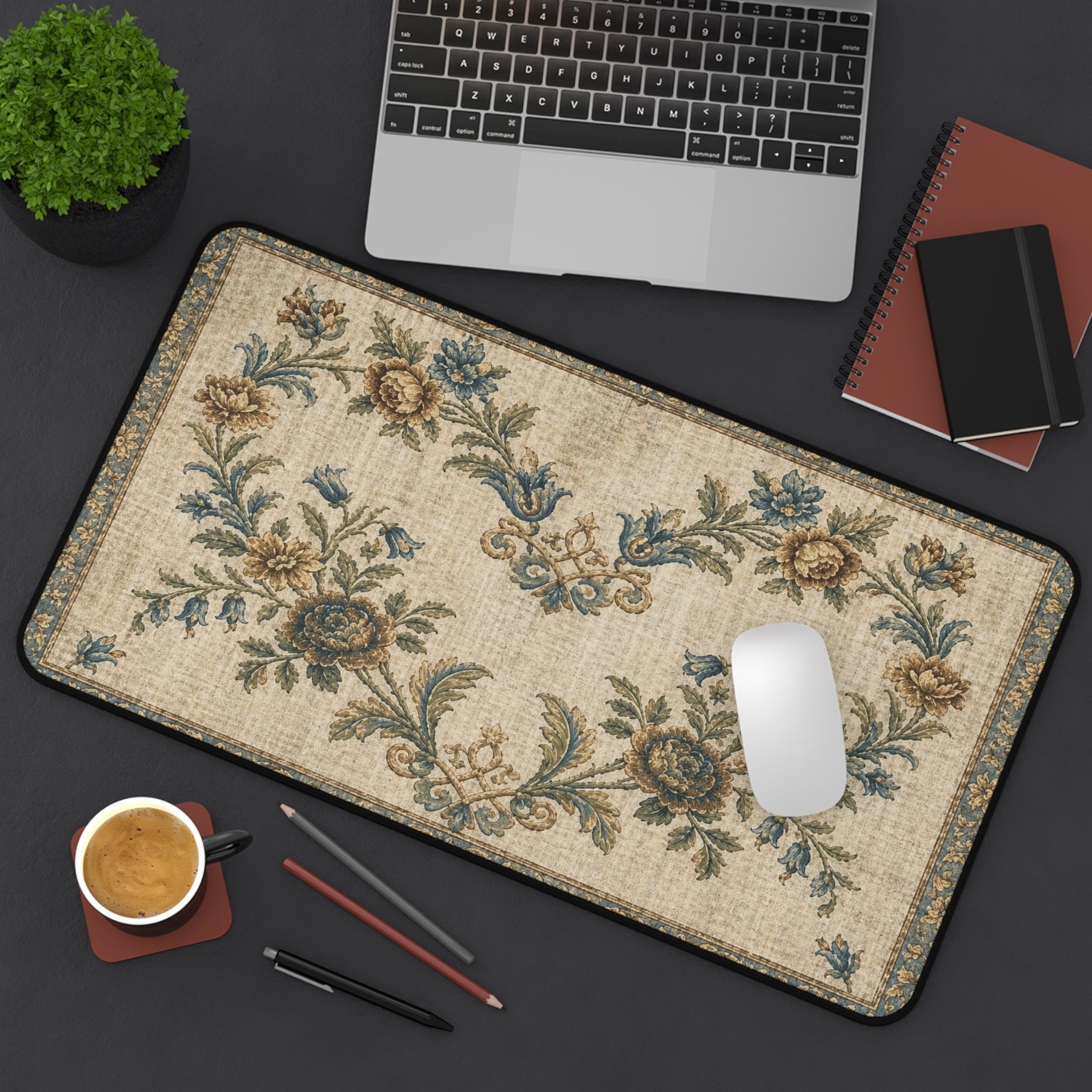 Vintage Floral Heart Mouse pad